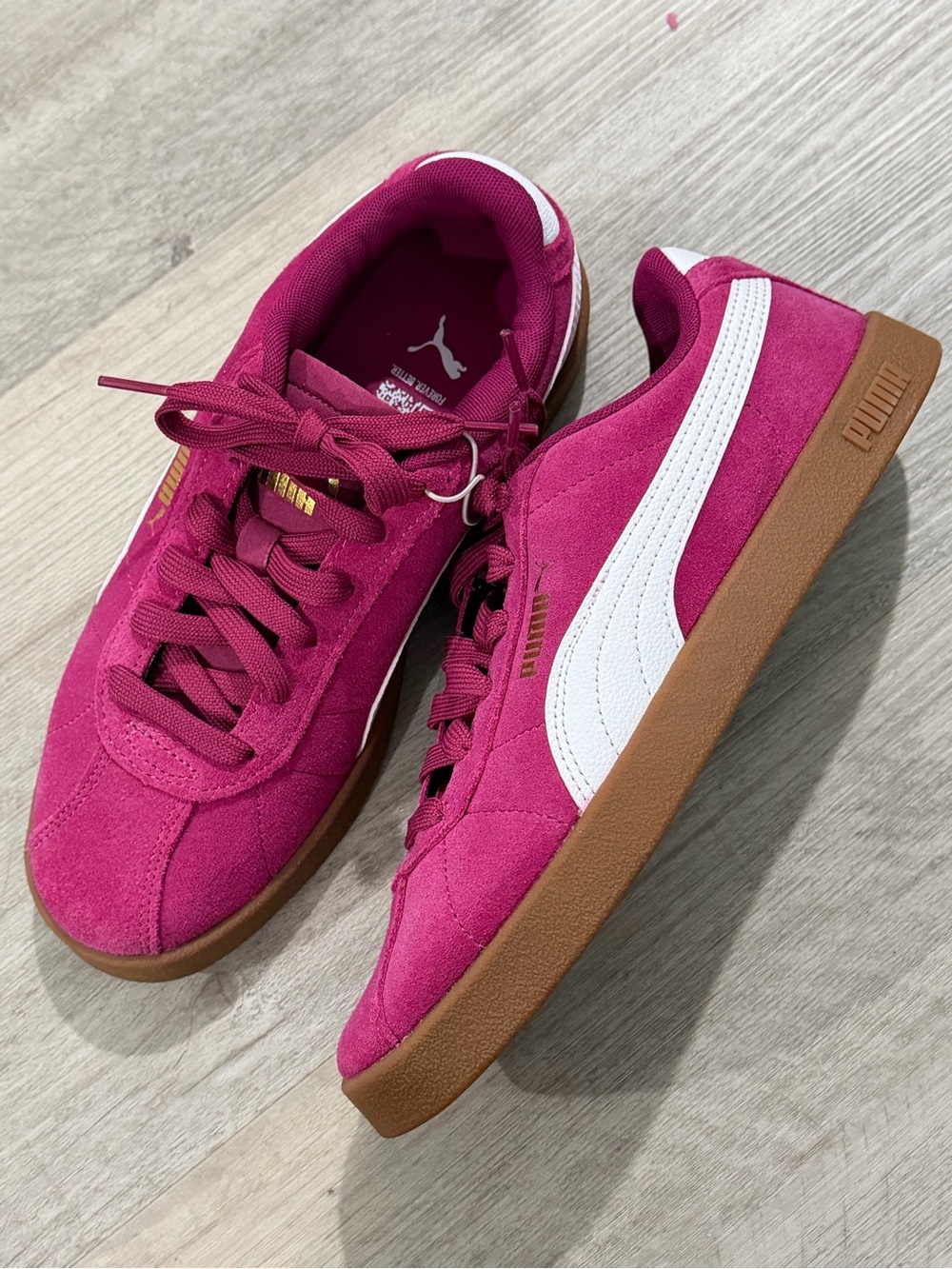 Puma Women's Suede Sneakers - Fuchsia White